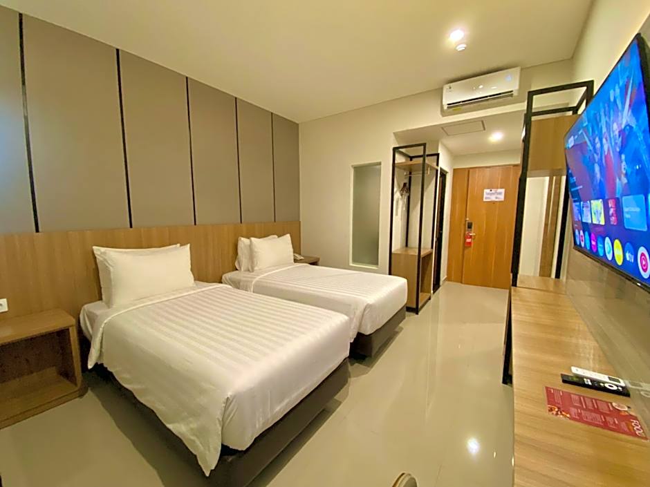 Front One Hotel Gombong