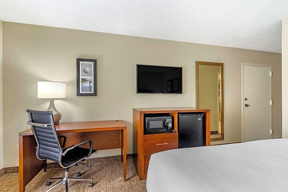 Comfort Inn & Suites St. Pete - Clearwater International Airport