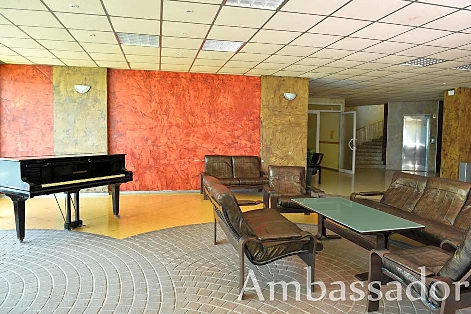 Hotel Ambassador - Free Parking
