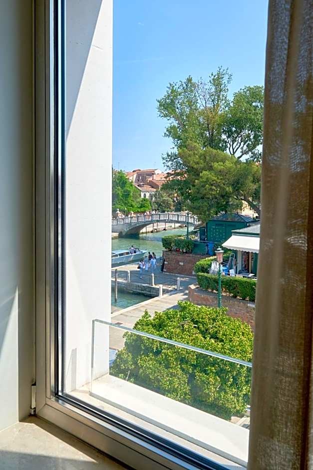 Photo 1 of 7 of Suite, City View