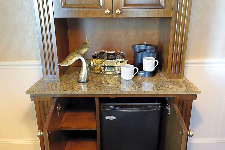 Madison Beach Hotel Curio Collection by Hilton