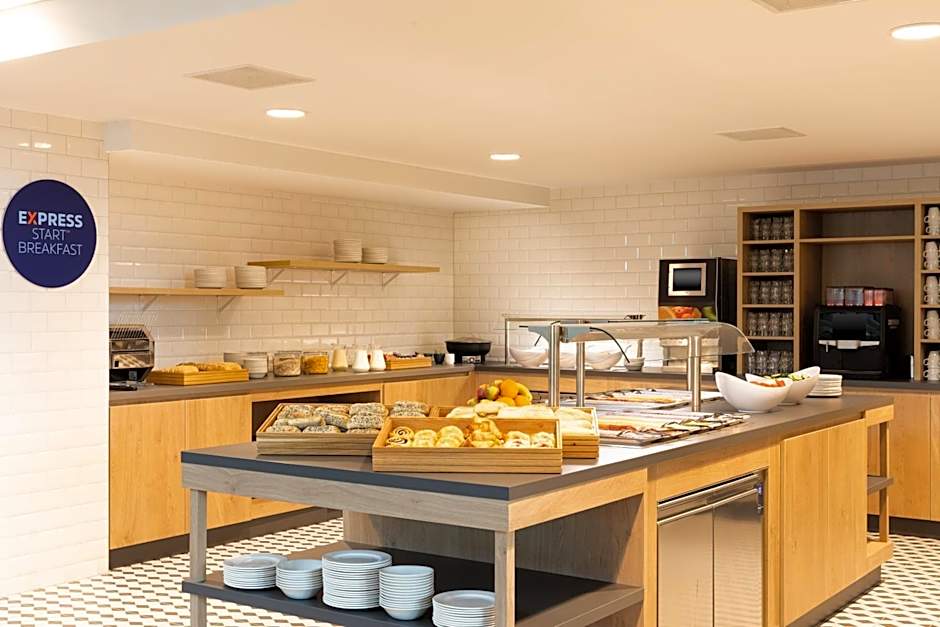 Holiday Inn Express Amsterdam - North Riverside By IHG