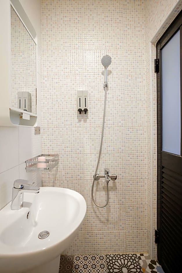 赤樓古巷民宿 6-12人可包棟