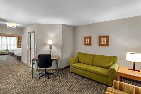 One-Bedroom Queen Suite with Two Queen Beds - Non-Smoking