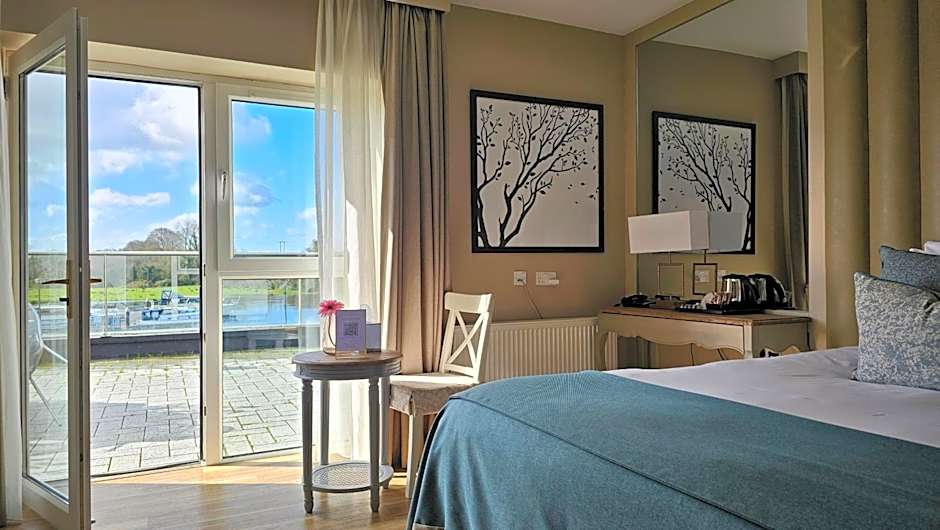 Moycarn Lodge & Marina