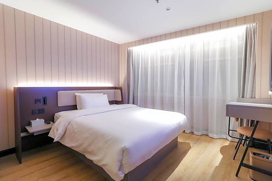 Photo 1 of 4 of Double Room
