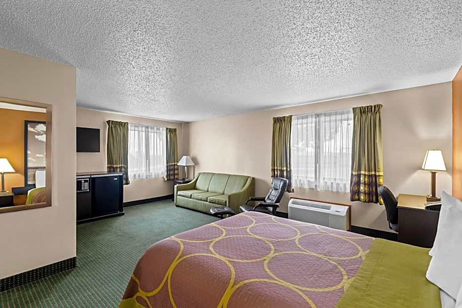 Super 8 by Wyndham Jefferson