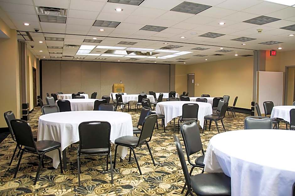 Days Inn by Wyndham Pittsburg KS