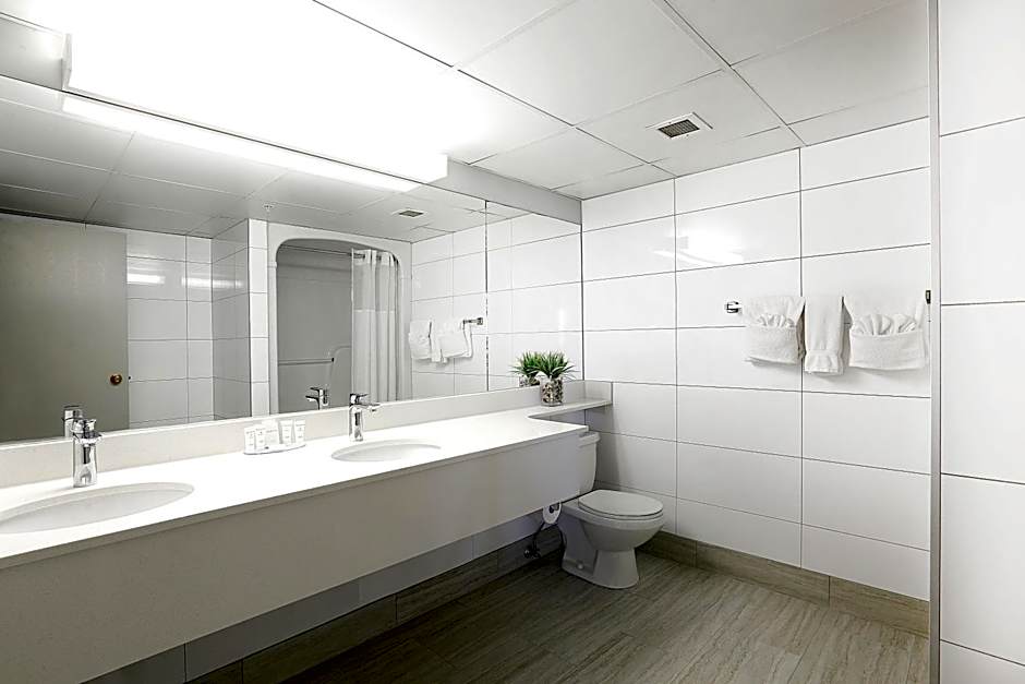 Canad Inns Destination Centre Club Regent Casino Hotel