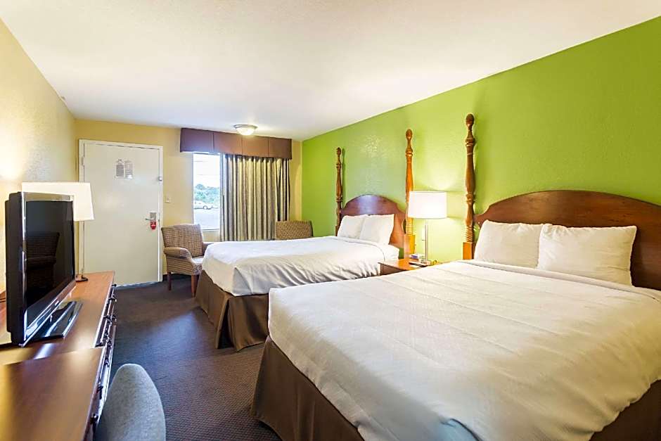 Econo Lodge White Pine Morristown I-81 & I-40 Split