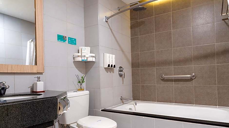 Microtel by Wyndham UP Technohub