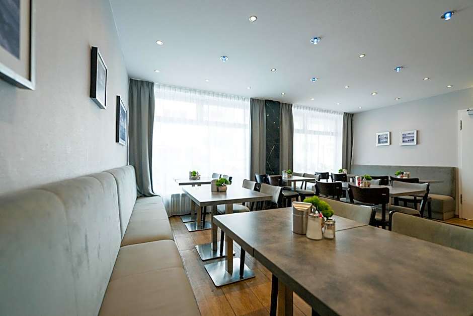 Admiral Hotel