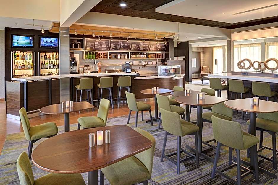 Courtyard by Marriott Indianapolis Airport