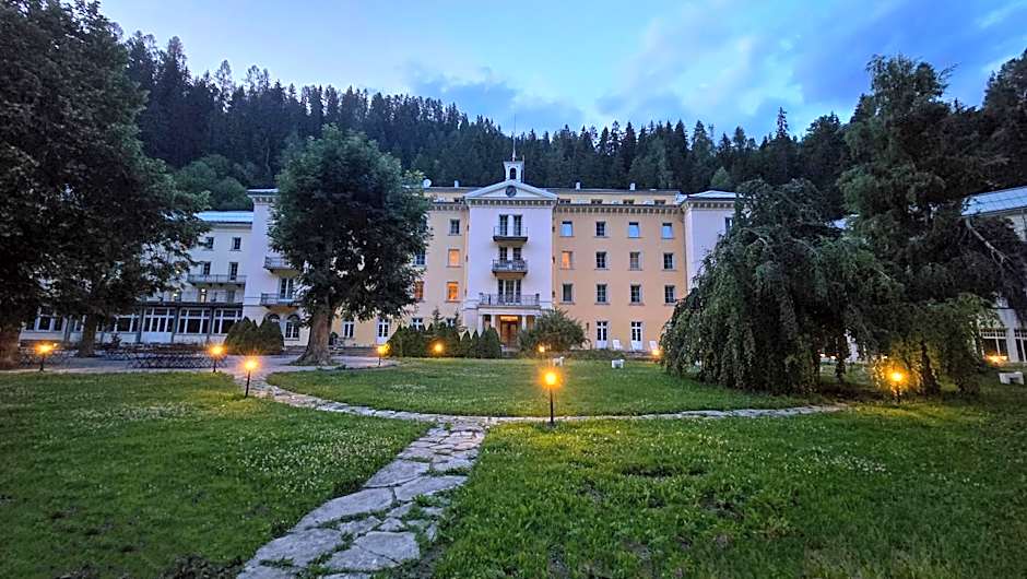 Scuol Palace - Culture, Nature & Health