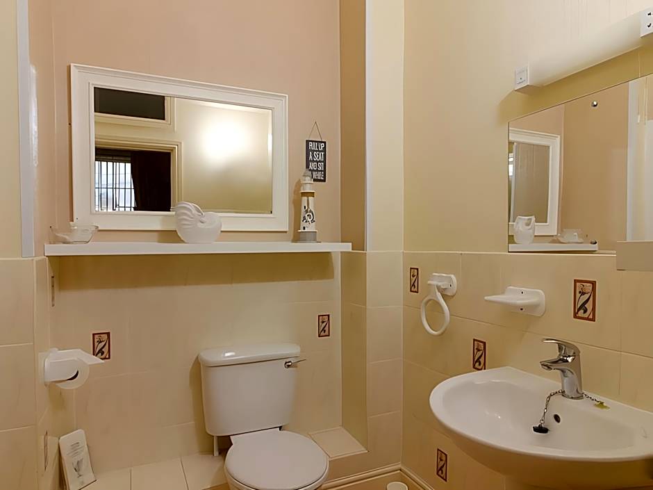 Crescent Lodge Guest House