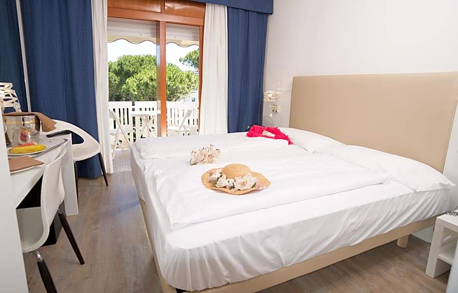 Photo 1 of 4 of 1 Double Bed or 2 Beds