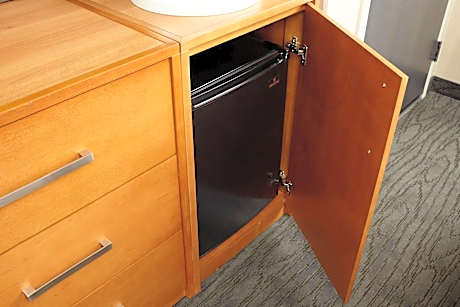 King Room - Non-Smoking