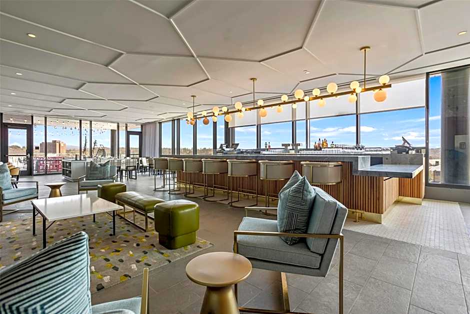 The Highlander at Radford, Tapestry Collection by Hilton