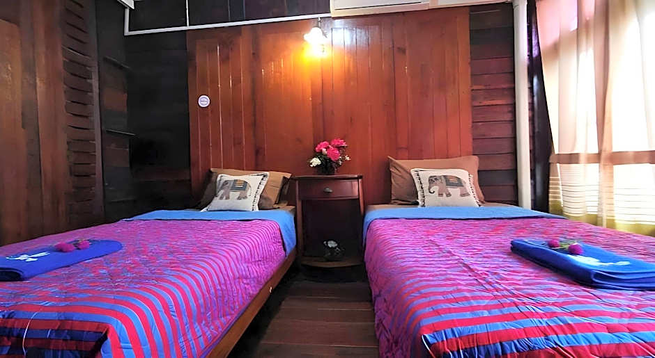 Baan Are Gong Riverside Homestay