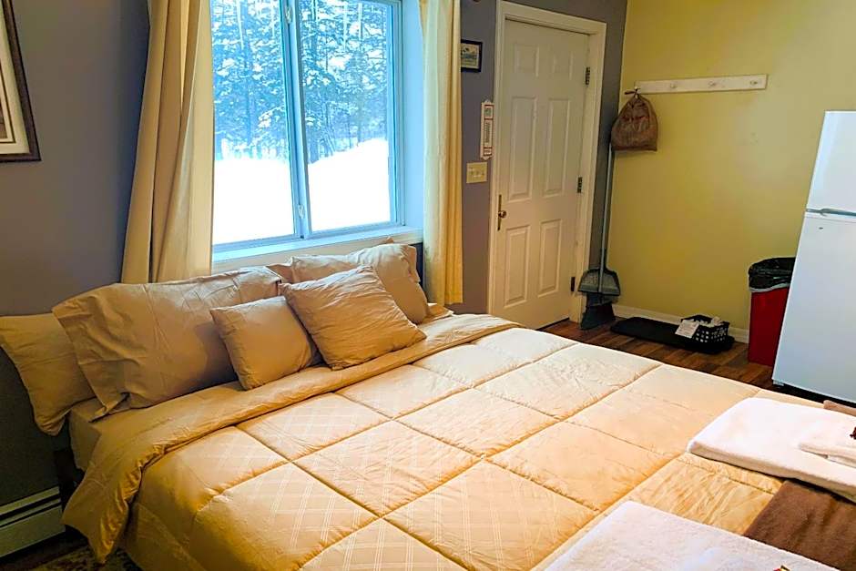 Love Hotels St John River by OYO at Fort Kent ME