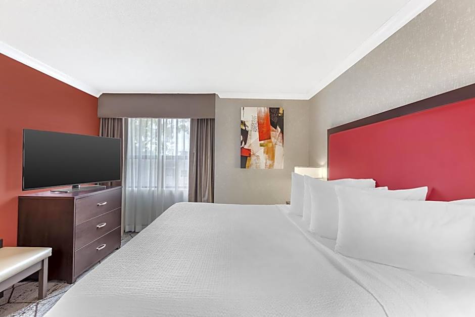 Best Western Plus Rose City Suites