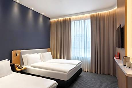 Standad Queen Room with Sofa Bed