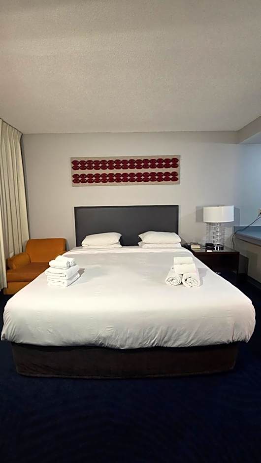 Illini Inn & Suites