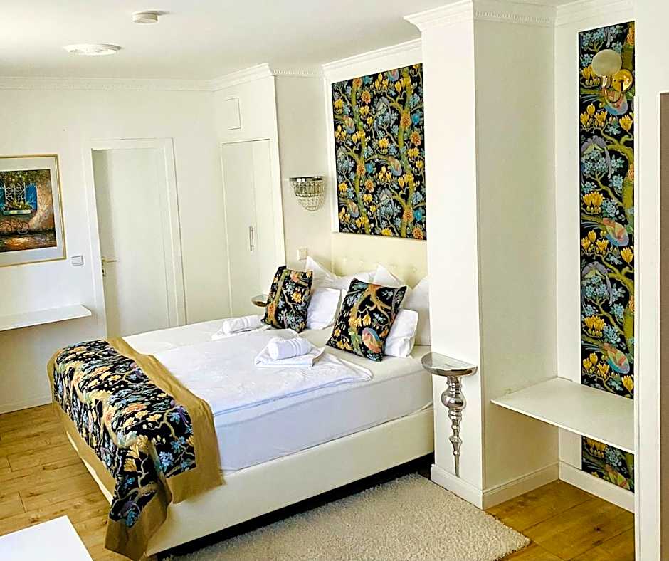Central Boutique Hotel