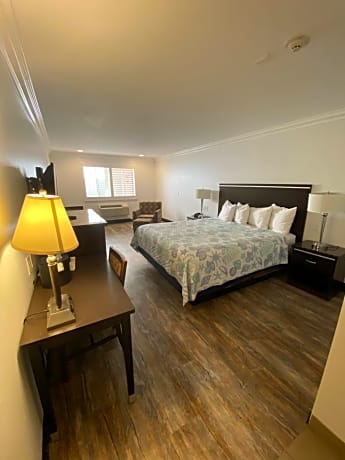 Economy Room with King Bed