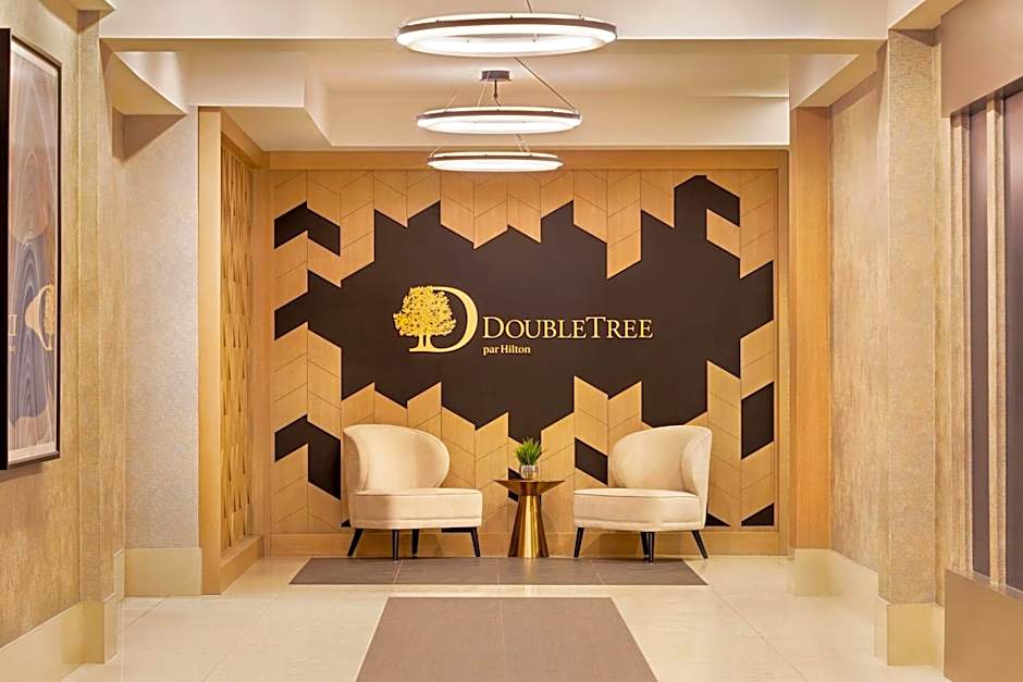 DoubleTree By Hilton Pointe Claire Montreal Airport West
