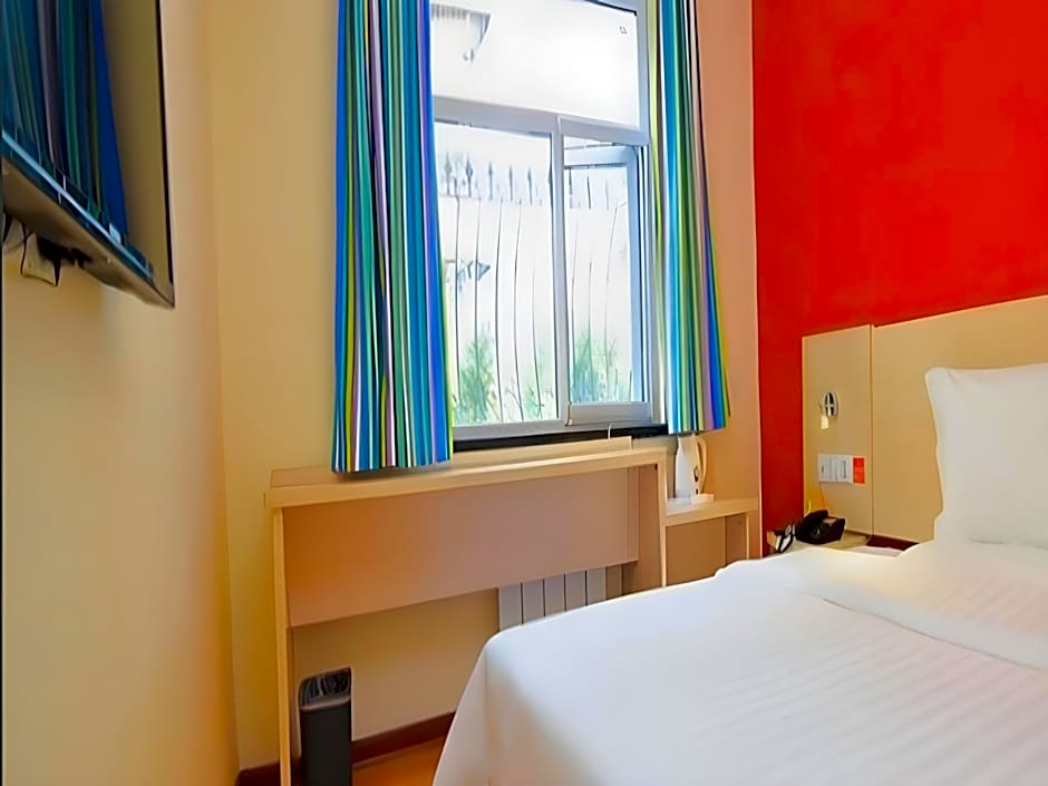 7 Days Inn Luoyang Lijingmen Scenic Spot Shizi Street