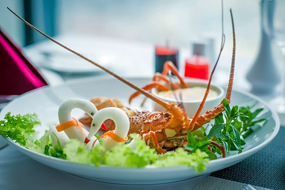 Muong Thanh Grand Cua Lo Hotel