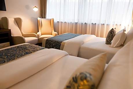 Deluxe Double or Twin Room