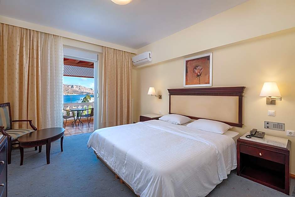 Crithoni's Paradise Hotel