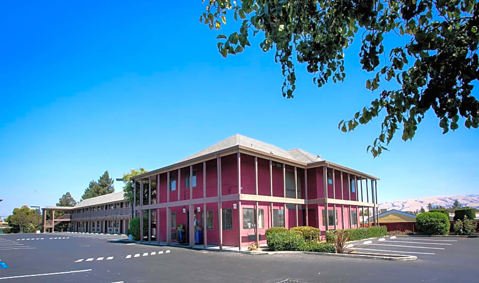 Alura Inn