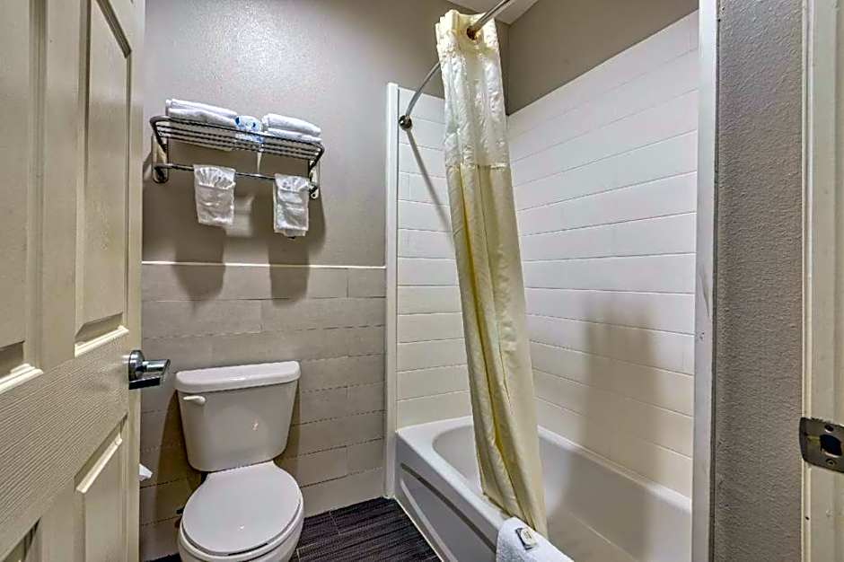 Americas Best Value Inn and Suites IAH Airport North