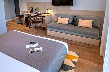 Deluxe Double or Twin Room with Balcony