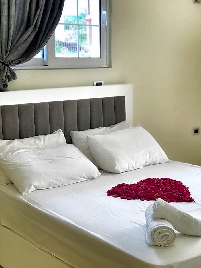 Privé Hotel And Apartments