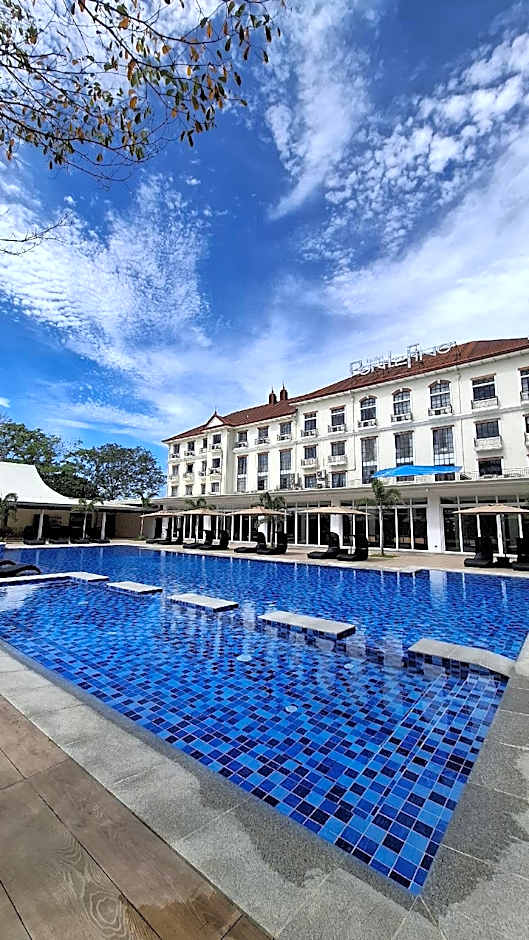 Pontefino Hotel And Residences