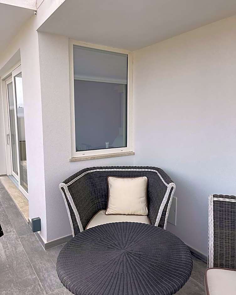 18 Dante Luxury Suites