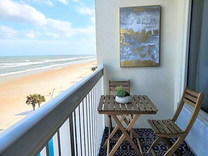 Beautiful one bedroom oceanfront condo
