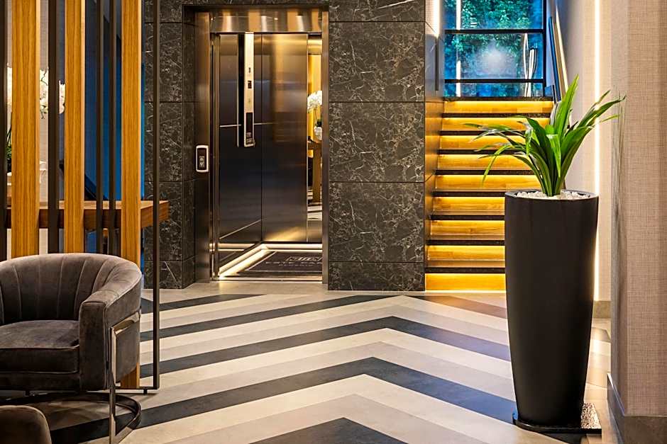 -- ESTE PARK HOTEL -- part of Urban Chic Luxury Design Hotels - Parking & Compliments - next to Shopping & Dining Mall Plovdiv