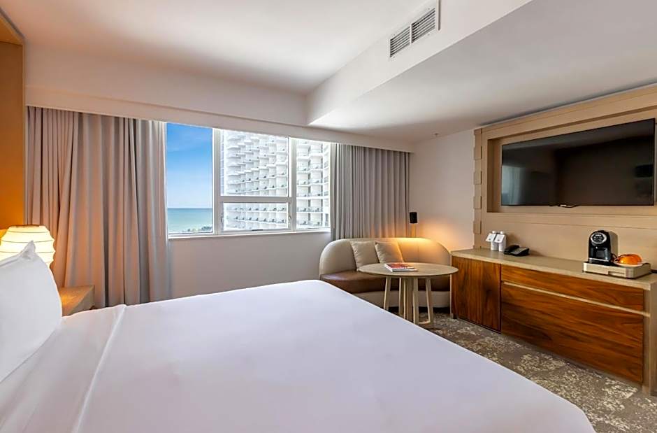Photo 1 of 2 of 1 King Bed, Accessible, Resort View