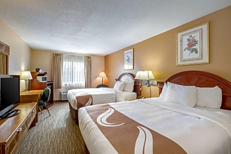 2 Double Beds, Smoking