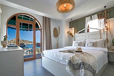 Double Room with Balcony and Sea View