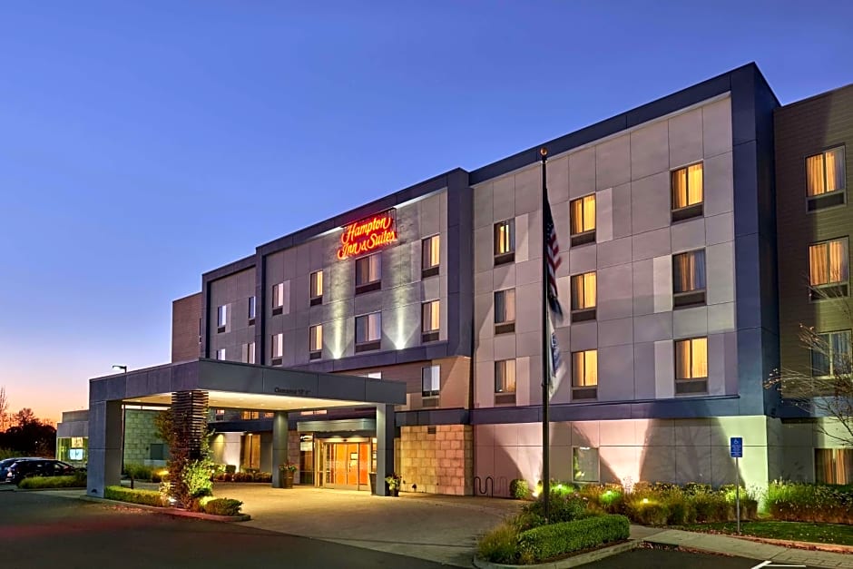 Hampton Inn By Hilton And Suites Salem