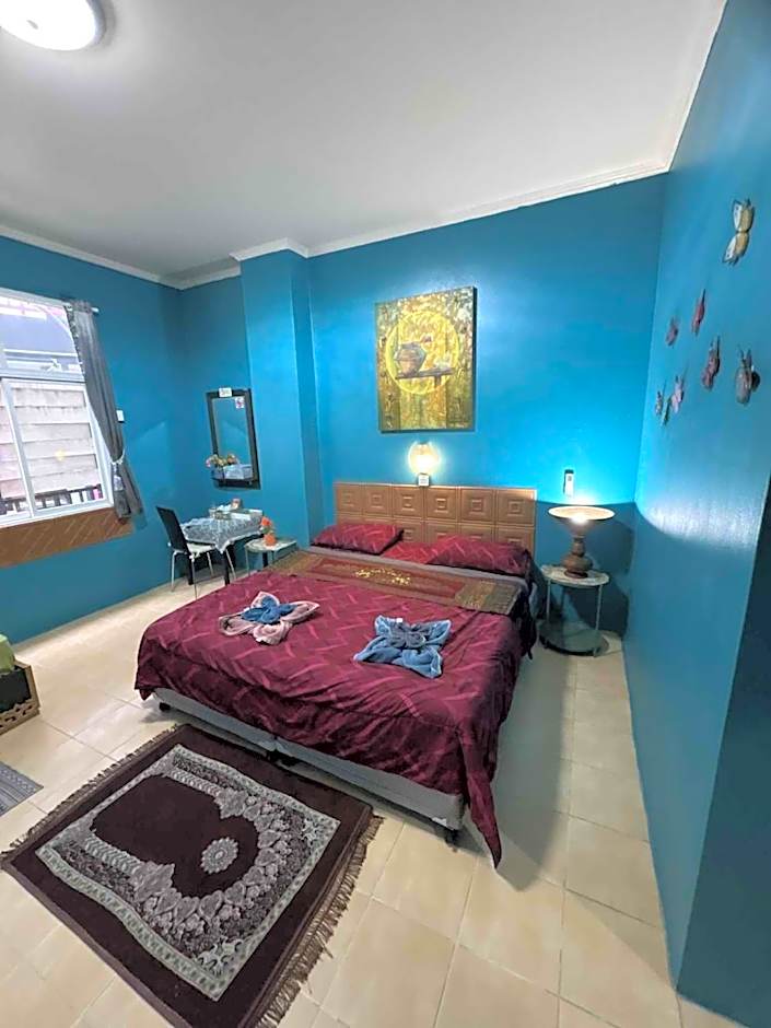 San Antonio Beach Guesthouse & Restaurant