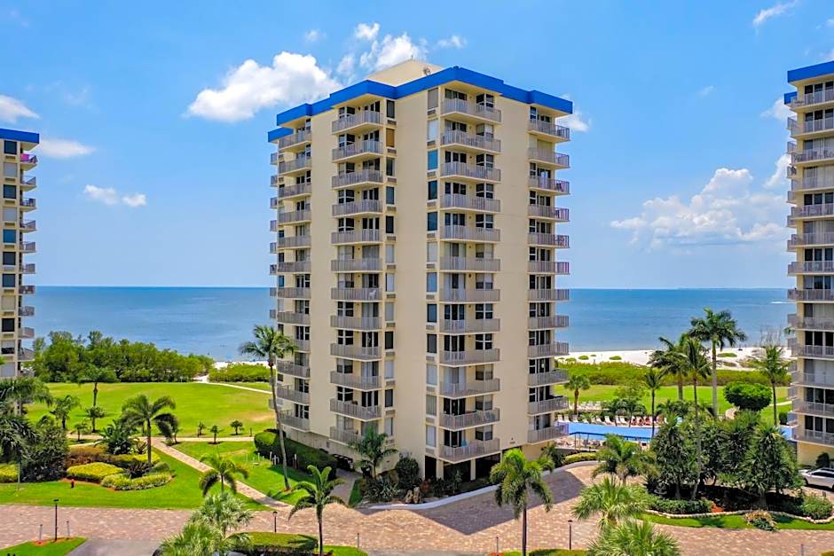 Estero Beach And Tennise Club 1008 B
