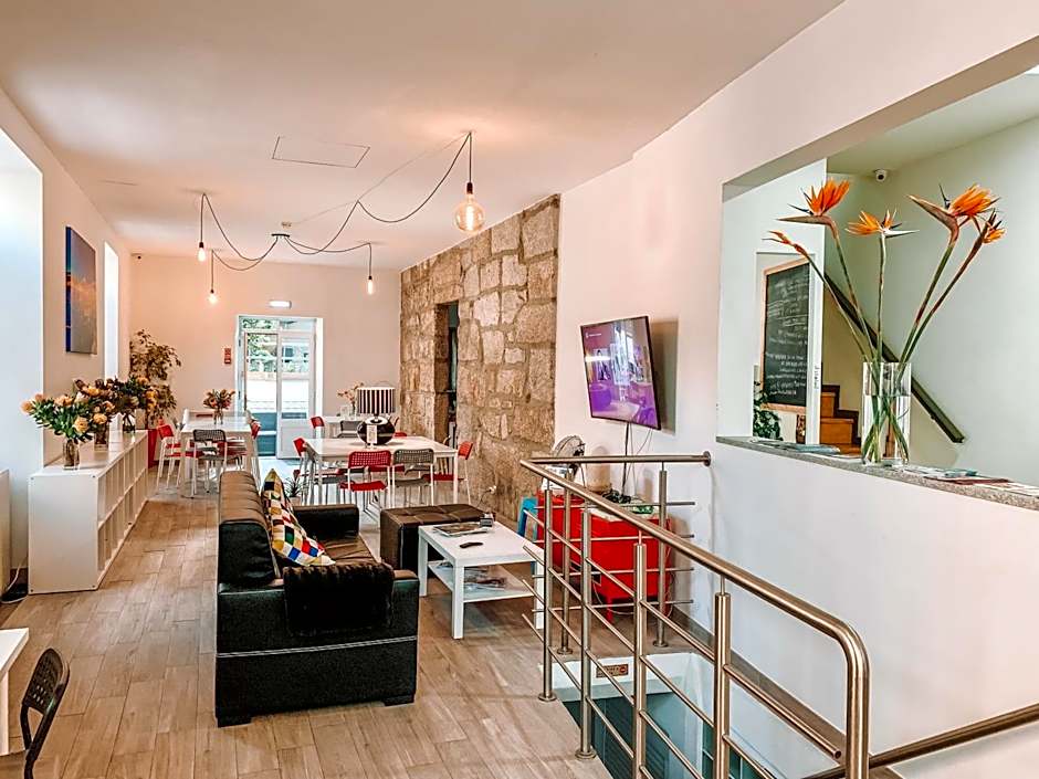 Urban Garden Porto Central Hostel