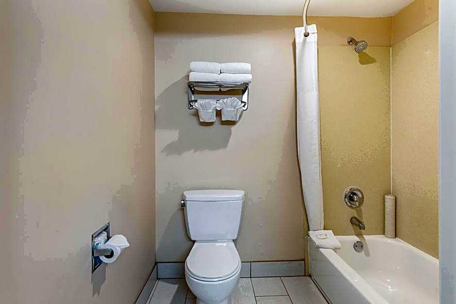 Quality Inn & Suites Maingate